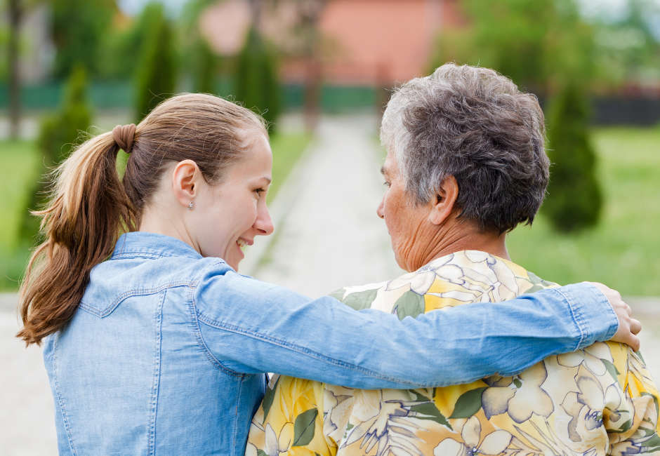 Γηροκόμοι: Φροντίδα ηλικιωμένων στο σπίτι 
